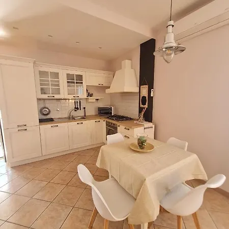 Il Nido Casa Indipendente A Self Check In Holiday home Fiumicino